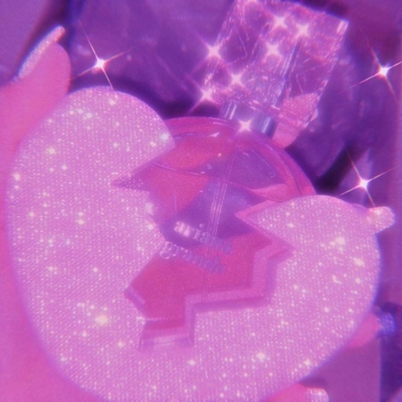 Meet your Posher, Natalie - Picture 1 of 2